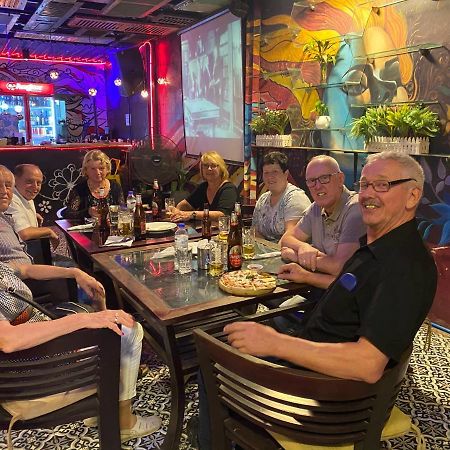 Route 66 Music Restaurant & Hostel Siem Reap Bagian luar foto