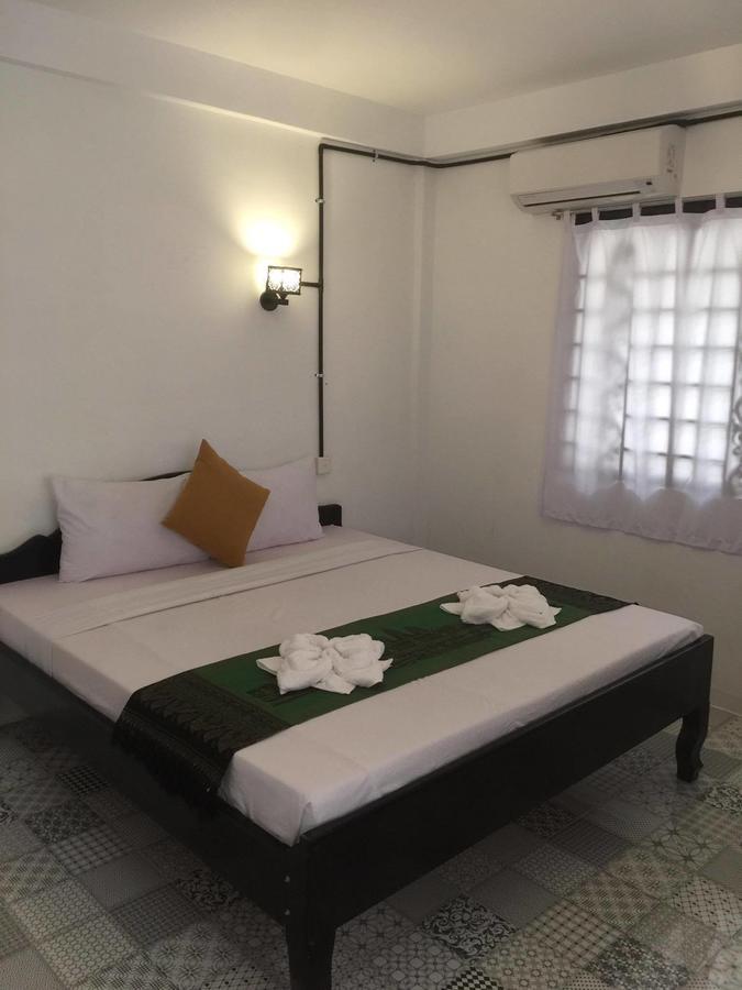 Route 66 Music Restaurant & Hostel Siem Reap Bagian luar foto