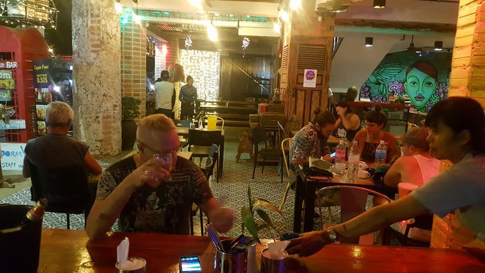 Route 66 Music Restaurant & Hostel Siem Reap Bagian luar foto