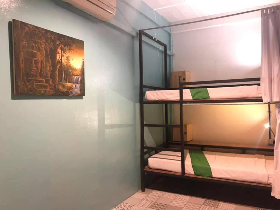 Route 66 Music Restaurant & Hostel Siem Reap Bagian luar foto