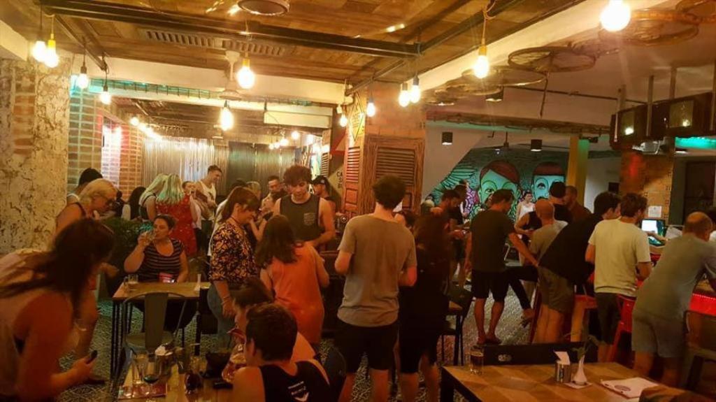 Route 66 Music Restaurant & Hostel Siem Reap Bagian luar foto