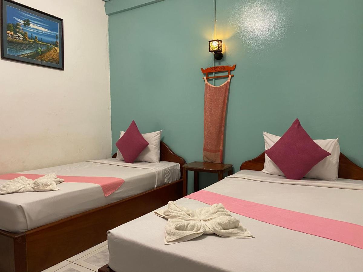 Route 66 Music Restaurant & Hostel Siem Reap Bagian luar foto